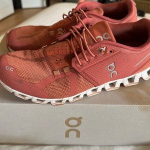 On Running orange sneakers - size 9